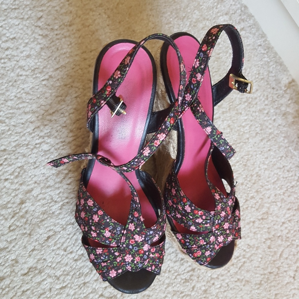 Floral Wedges